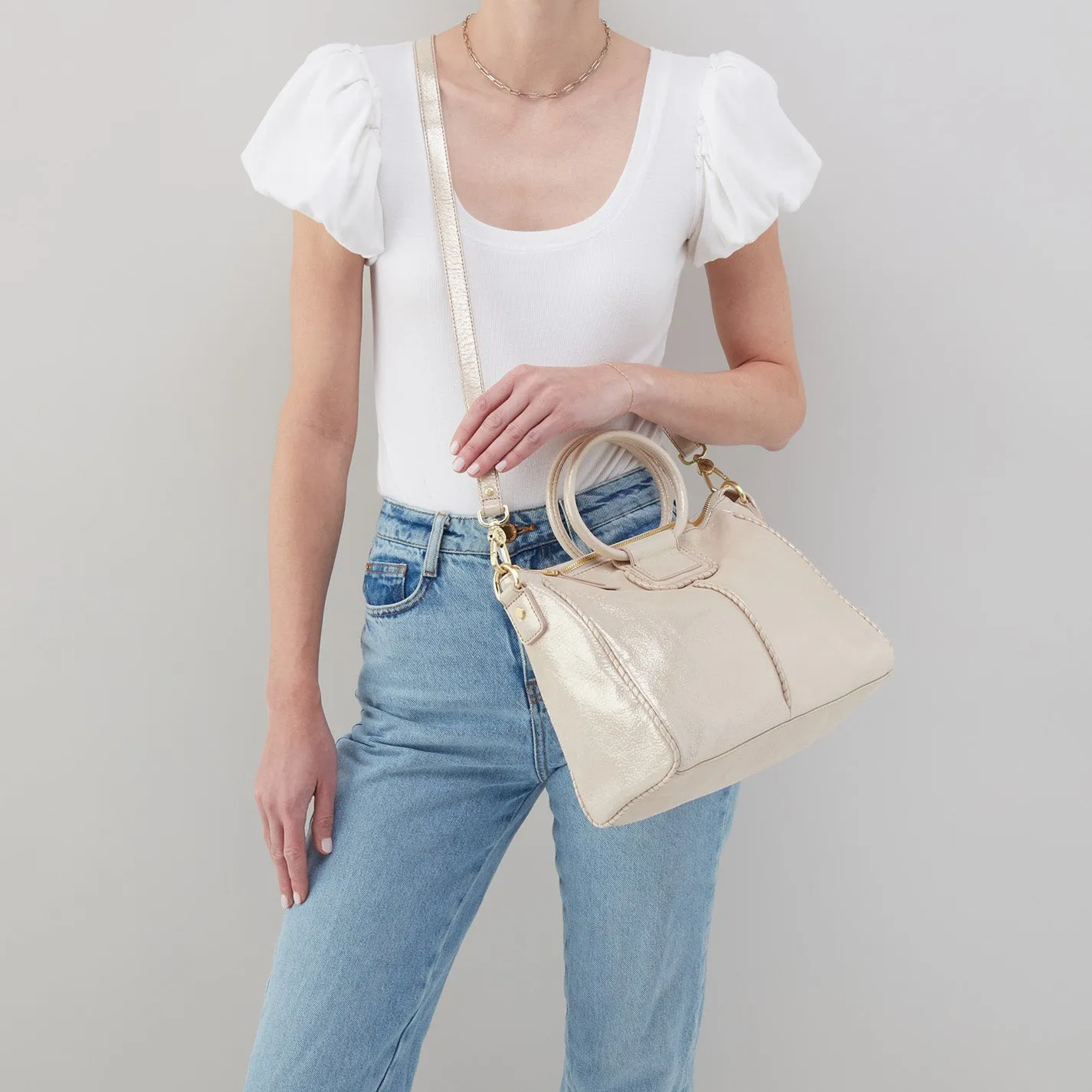 Sheila Medium Satchel In Metallic Leather - Sand Shimmer