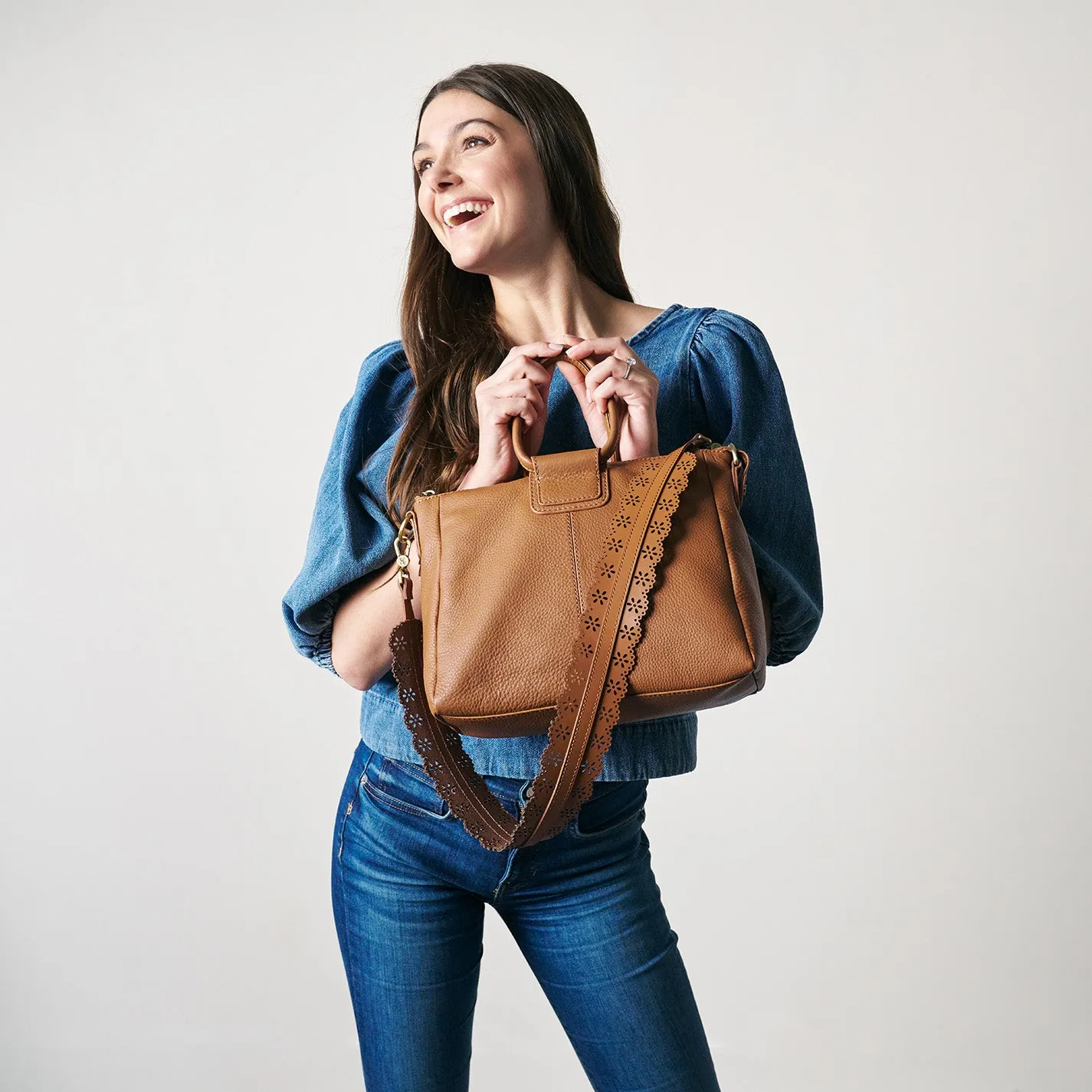 Sheila Medium Satchel In Pebbled Leather - Warm Honey