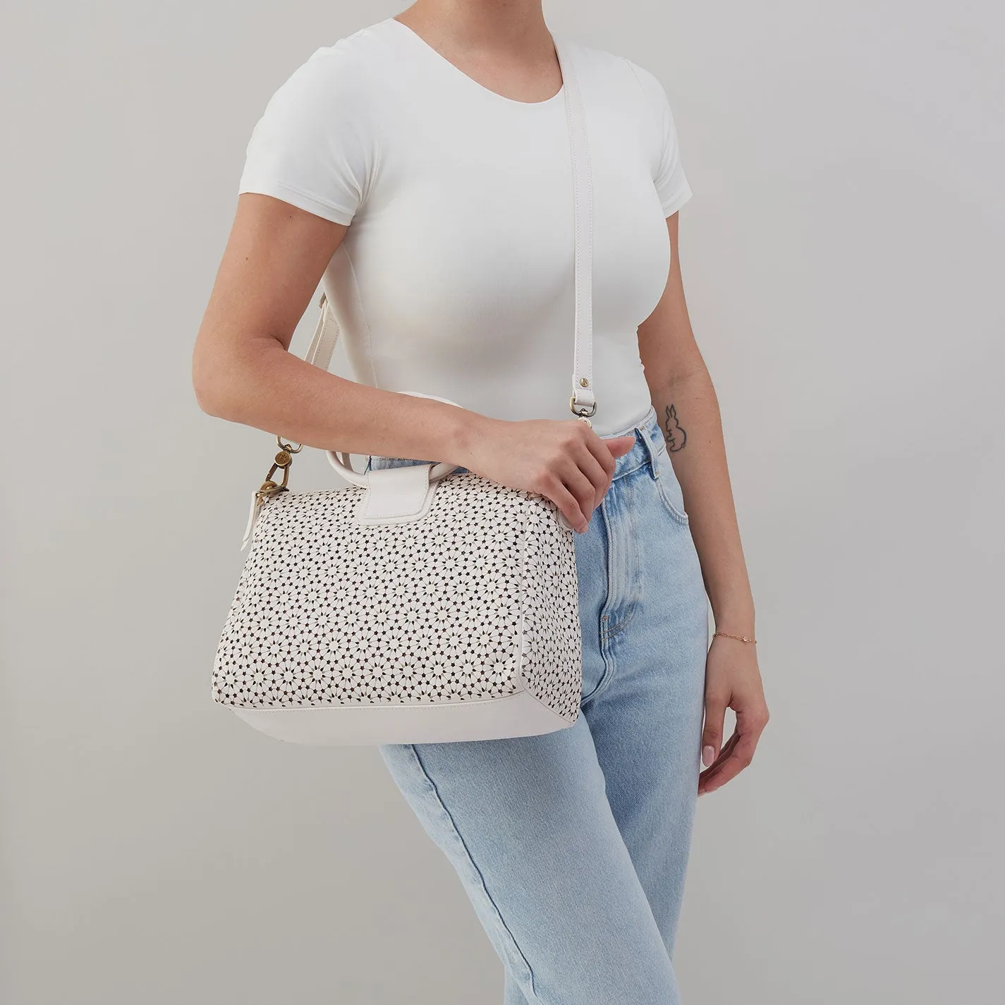Sheila Medium Satchel In Perforated Leather - Ecru Daisy Perf