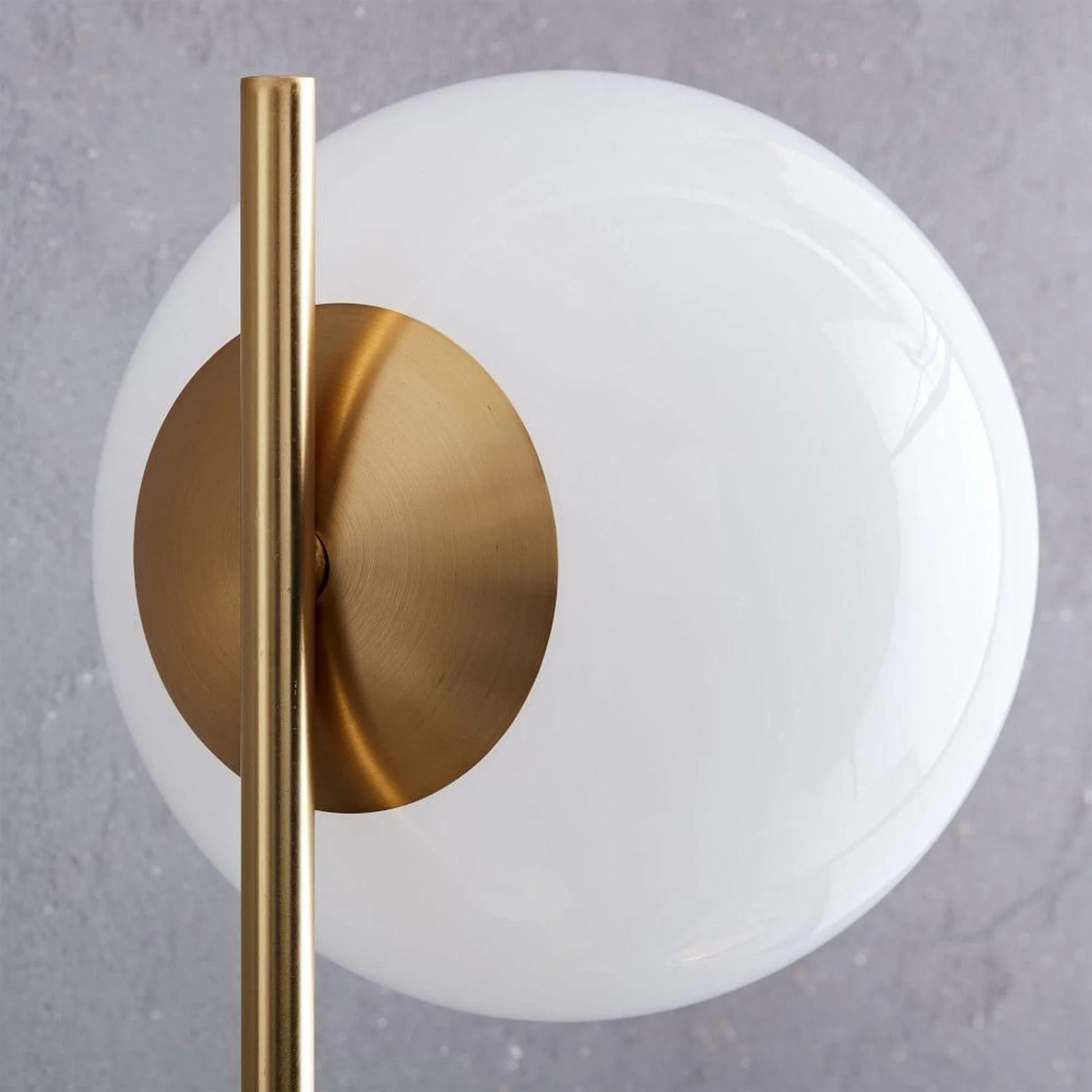 Sphere & Stem Table Lamp