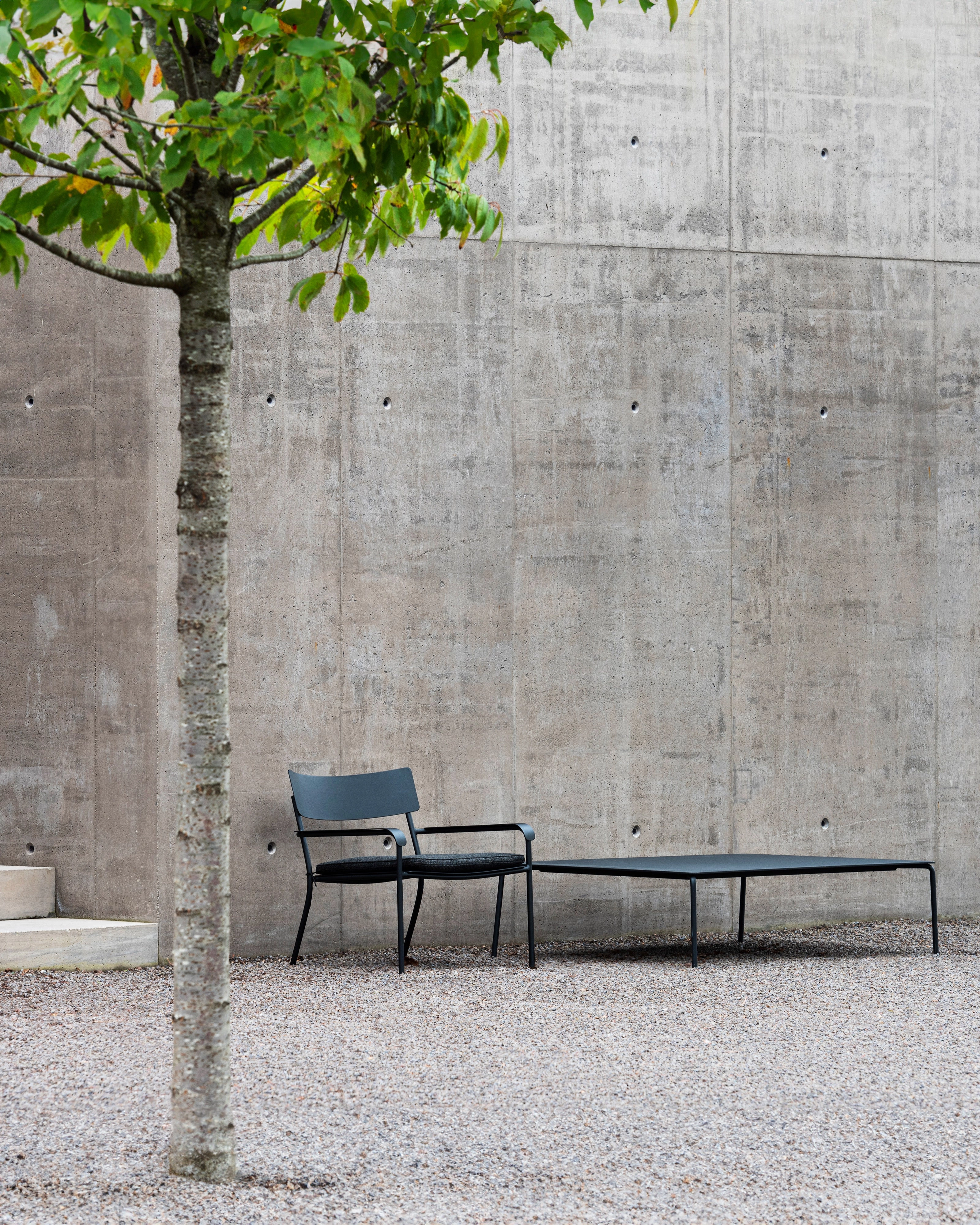 Table low aluminium black August