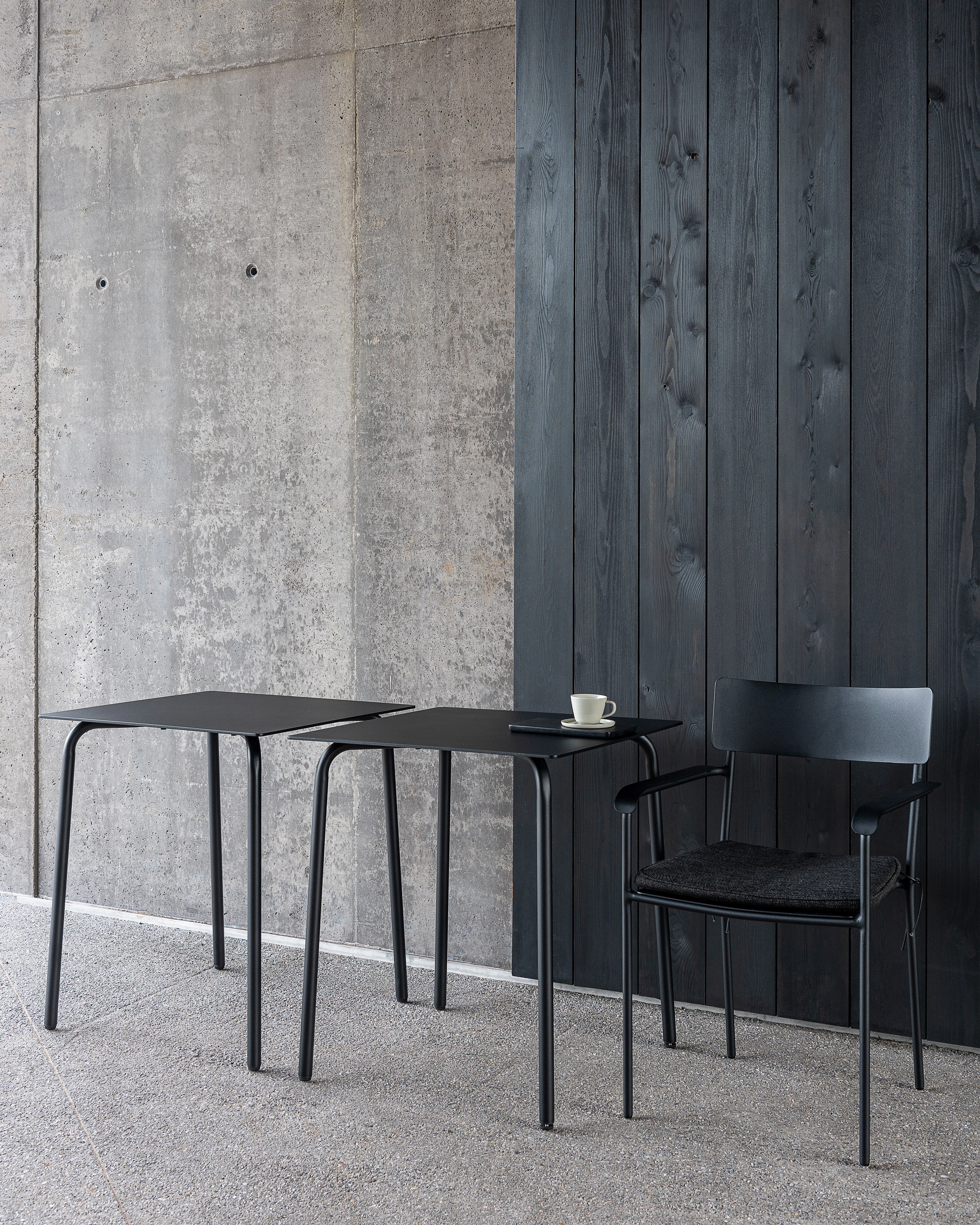 Table S aluminium black August
