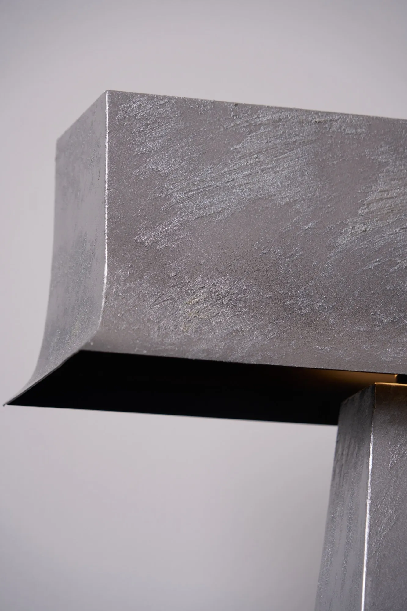 Veltan Table Lamp