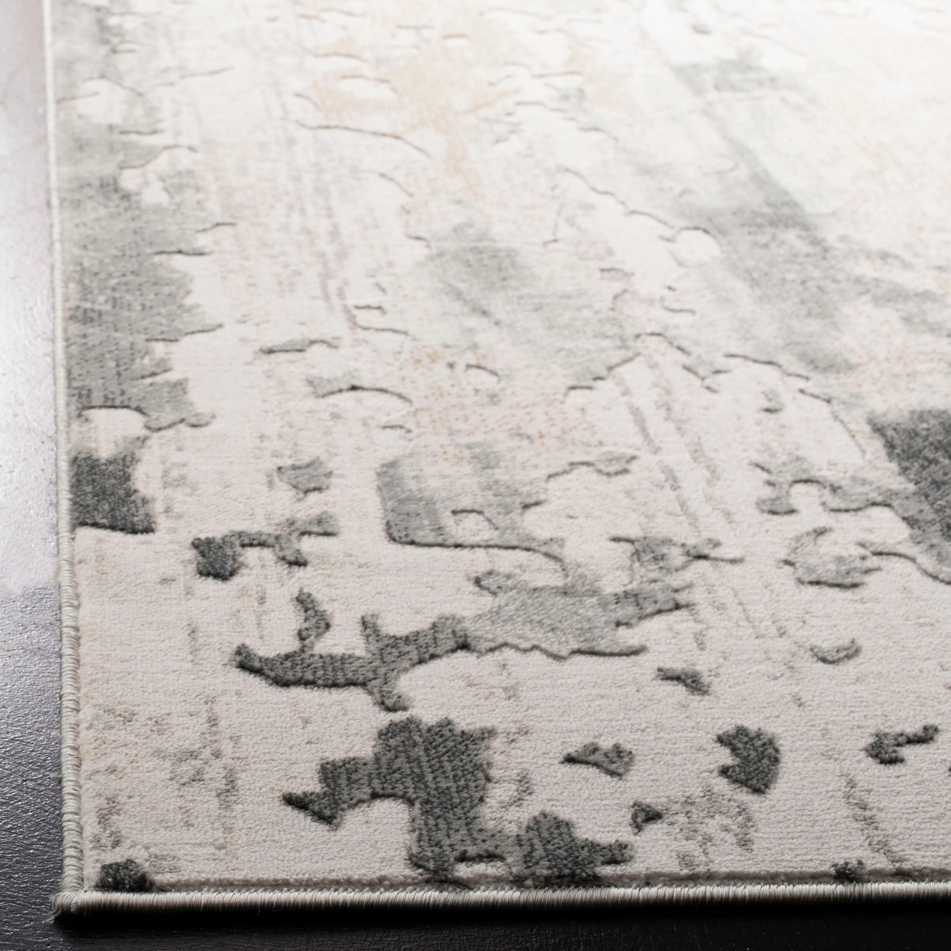 Vogue Machine Made Area Rug, Beige / Charcoal Contemporary Style Easy Care
