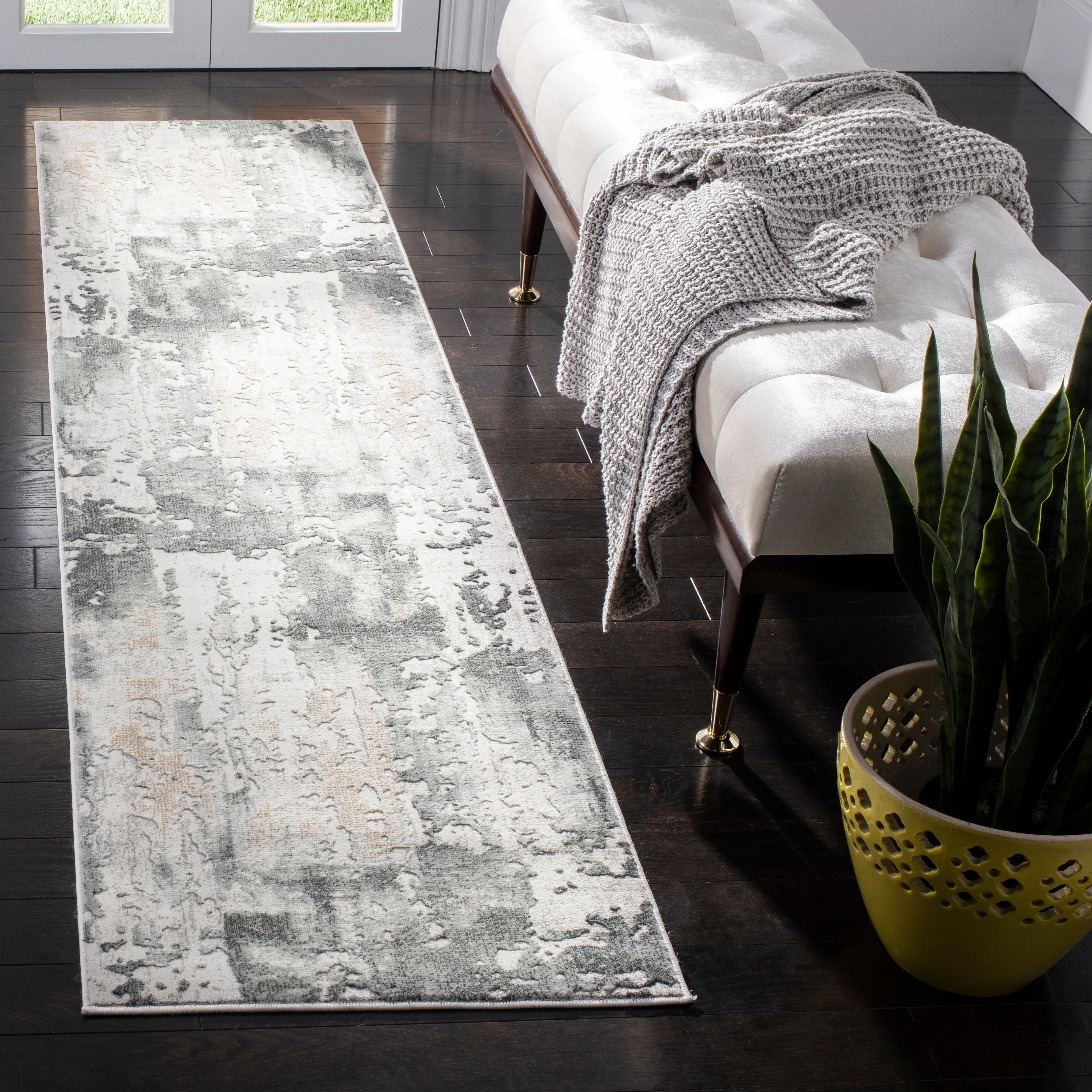 Vogue Machine Made Area Rug, Beige / Charcoal Contemporary Style Easy Care