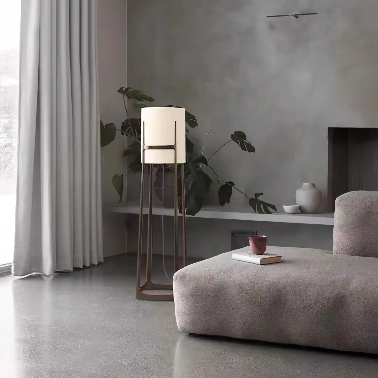 X L 04 Floor Lamp